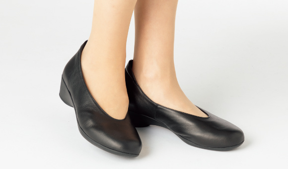  〈ミスキョウコ〉４E 撥水らくらくフォーマルパンプス